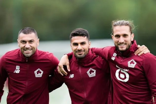 Lille forması giyen Zeki Çelik'ten büyük gurur! Ligue 1'in şu ana kadarki en iyi 11'inde Zeki Çelik de yer aldı