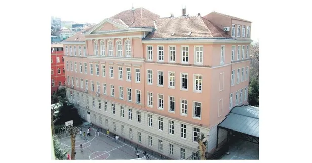 İtalyan Lisesi’ndeki ücret farkı Türk eğitimcilerin sabrını taşırdı!