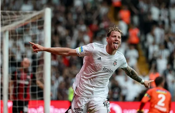 premier-lig-kartali-besiktas-ingiltereye-abone-oldu-1661431811006.jpg Premier Lig Kartal'ı! Beşiktaş İngiltere'ye abone oldu-2