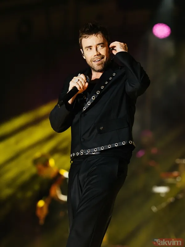 Murat Dalkılıç pantolonundaki ıslaklığı açıkladı: “Annem sahnede altıma yaptığımı zannetmiş” - 5