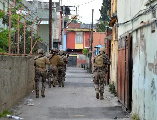 Sultan Çakar'ın ölümündeki sır perdesi aralandı! Akrabaları suç örgütü çıktı: 30 şüpheliden 27'si yakalandı-2