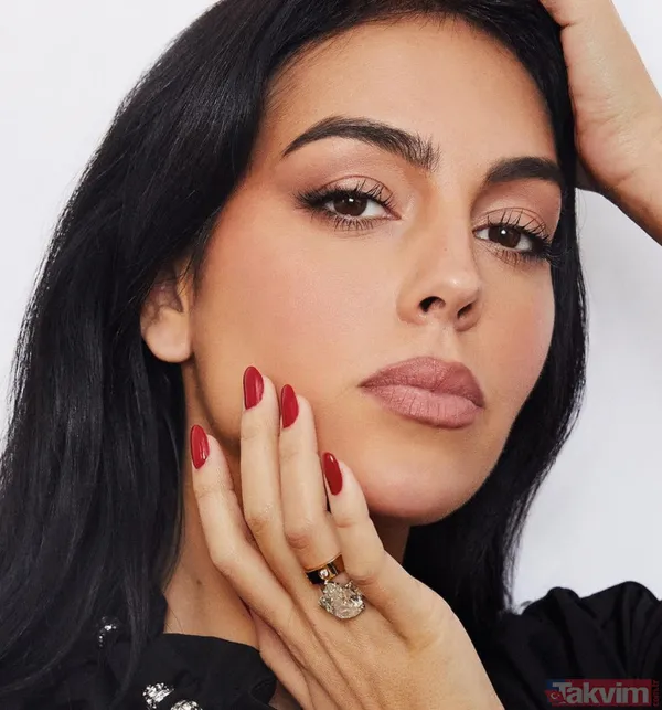 Cristiano Ronaldo'nun sevgilisi Georgina Rodriguez'den evlilik açıklaması 'o benim arkadaşım' İkiz bebeklere hamile - 13