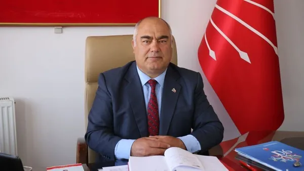 eski-chp-erzurum-il-baskani-bulent-oguz-cinsel-saldiri-sucundan-7-yil-9-ay-22-gun-hapis-cezasina-carptirildi-g-1666789268036.jpg Eski CHP Erzurum İl Başkanı Bülent Oğuz cinsel saldırı suçundan 7 yıl 9 ay 22 gün hapis cezasına çarptırıldı! Gerekçeli karar açıklandı-4