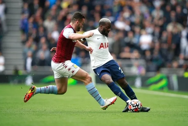 fenerbahceden-ezeli-rakibi-galatasaraya-buyuk-ters-kose-o-ismi-elinden-kaptilar-1691392026095.jpg O ismi de kaptılar! Bu kez Fenerbahçe'den ezeli rakibi Galatasaray'a ters köşe-3