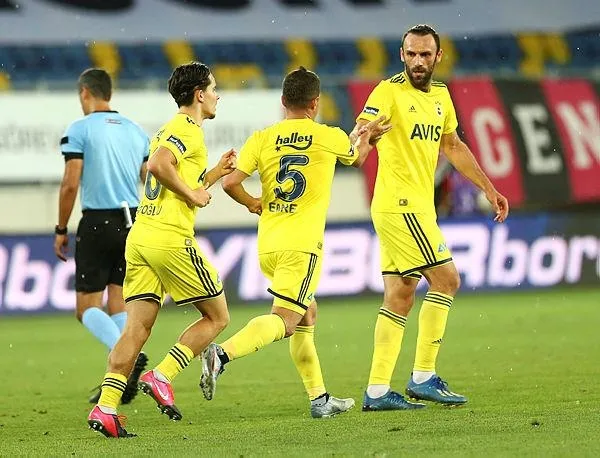 emre-belozoglu-super-lig-tarihine-gecti-4-farkli-10-yilda-gol-atan-ilk-oyuncu-1594146989138.jpeg Emre Belözoğlu Süper Lig tarihine geçti! 4 farklı 10 yılda gol atan ilk oyuncu-2