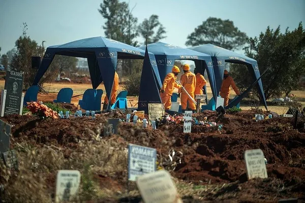 Güney Afrika kabusu yaşıyor! Yeni mezarlar kazıldı-5