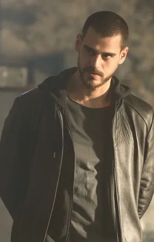 Yalnız Kurt yeni bölüm izle! Yalnız Kurt 3. son bölüm izle! Altay’ın planı ne, bu hedefine ulaşabilecek mi?