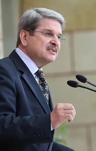 Emekli amirallerin skandal bildirisine İYİ Partili Aytun Çıray'dan destek! "İmzamı atıyorum"