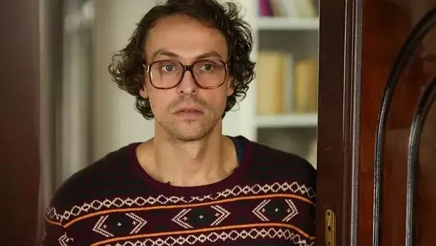 sandik-kokusunda-yeni-sezona-simdiden-hazir-olun-basrol-apar-topar-gitmisti-yerine-de-1722000625702.jpeg Başrol apar topar gitmişti, yerine de... Sandık Kokusu'nun yeni sezonuna şimdiden hazır olun-2