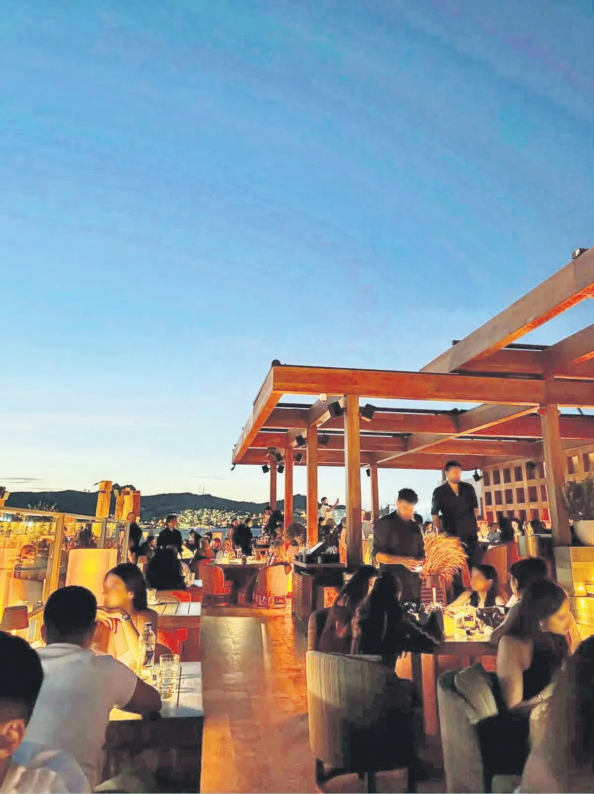 bodrum-kavgasinda-milyonluk-esya-bilmecesi-buyuyor-1787646502983.jpeg Kim bu gizemli zenginler? Bodrum’daki sosyetik kavga sonrası bilmece büyüyor-3