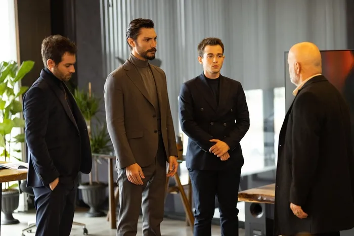 safir-18-bolum-2-fragmani-yayinlandi-onu-unuttuguna-inanmiyorum-1703837675397.jpg Safir 18. bölüm 2. fragmanı yayınlandı: Onu unuttuğuna inanmıyorum!-4