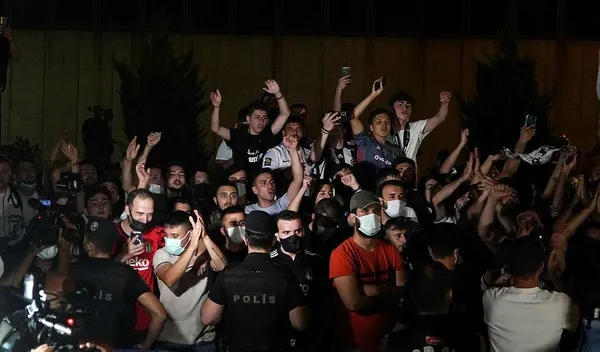 Beşiktaşlı taraftarlara müjde! Michy Batshuayi, İstanbul'da-2