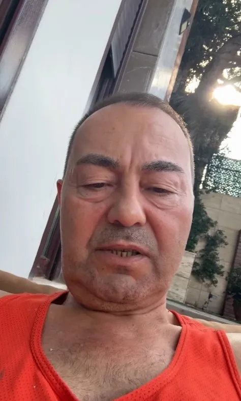 serdar-ortactan-konser-sonrasi-evlilik-aciklamasi-1786004590762.jpg Yenikapı'da "Evlilik deli işi" diyen Serdar Ortaç'tan jet hızında videolu yanıt-4