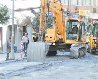 İstanbul’un göbeğinde İBB rezaleti: Etraf toz içinde, esnaf sinek avlıyor!