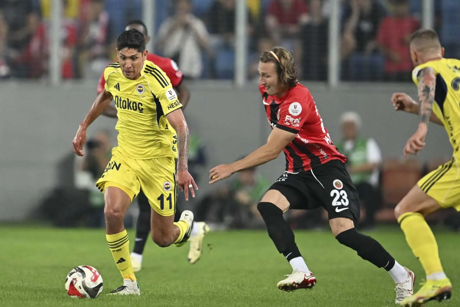 Fenerbahçe'den Galatasaray transfer çalımı: Forvete Omar Marmoush - 6