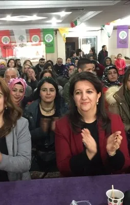 HDP'den teröristli referandum kampanyası
