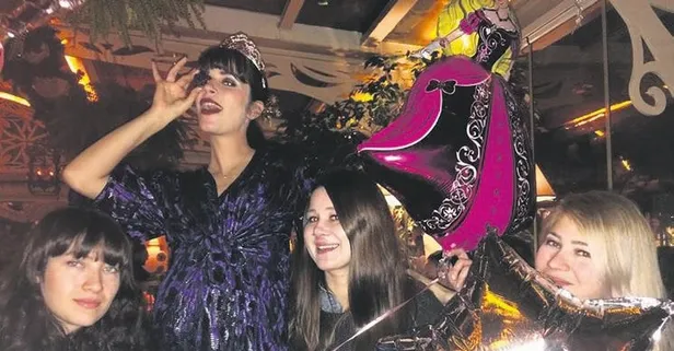 Kıvılcım Ural anneliği kutladı