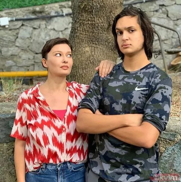 Kızı İrem annesinin pabucunu dama attı! Demet Şener’in çocuklarıyla Paris hatırası! İbrahim Kutluay’ın ilk göz ağrısı... - 16