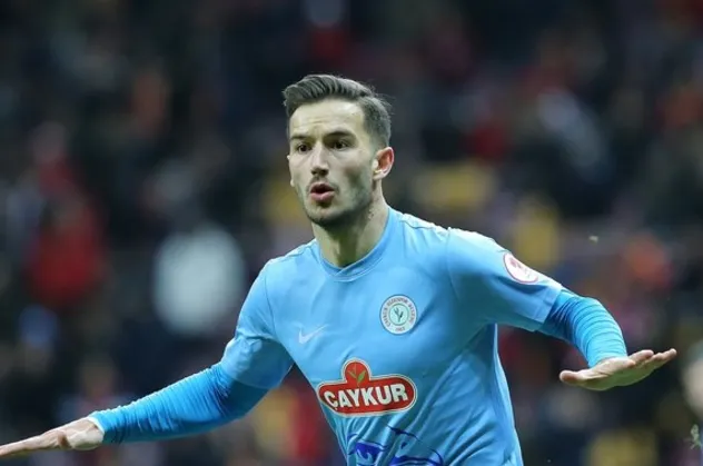 Çaykur Rizespor'dan, Galatasaray'la anlaştığı iddia edilen Oğulcan Çağlayan'a sert sözler: Cepheyi terk edip, kaçtı