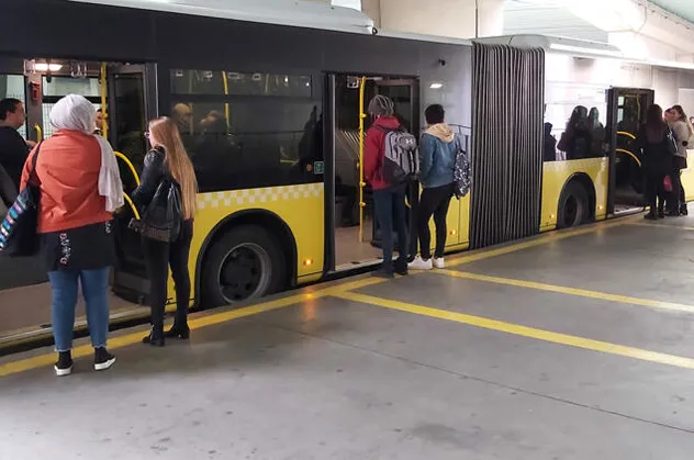 Metrobüste yeni dönem! Bugün başladı