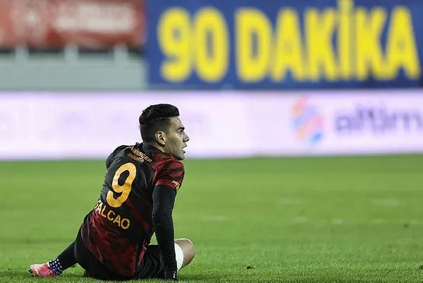 Galatasaray'da Burak Elmas, Falcao ile ilgili acı faturayı açıkladı! 9.5 milyon dolar-5