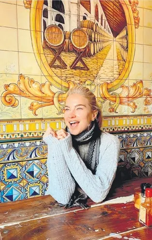 Burcu Esmersoy Hollanda'ya uçtu