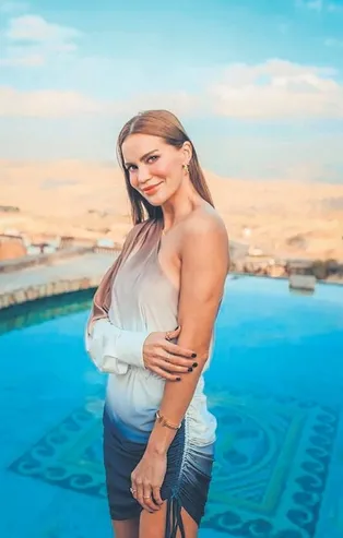 Ebru Şallı'nın Instagram tutkusu engel tanımadı!