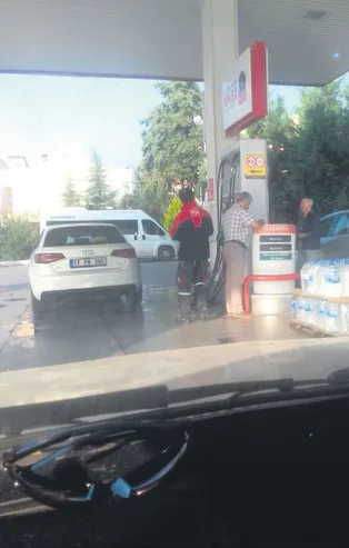 CHP'li Küçükkuyu Belediye Başkanı'nın eşi Çiğdem Balkan'a mazot belediyeden