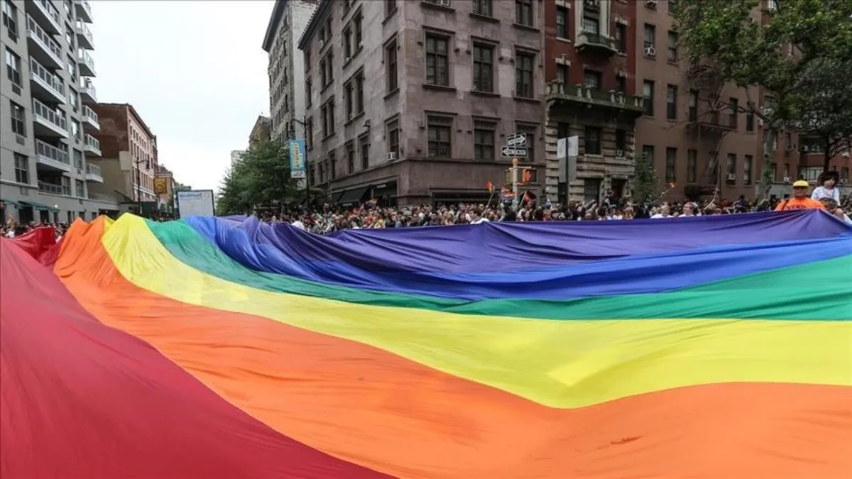 Sapkın akımlara karşı düzenleme masada: LGBT'yi övenlere 3 yıl hapis cezası