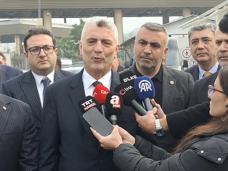 Ticaret Bakanı Ömer Bolat, Reyhanlı'daki Cilvegözü Sınır Kapısı'nda incelemelerde bulundu (Fotoğraf: DHA)