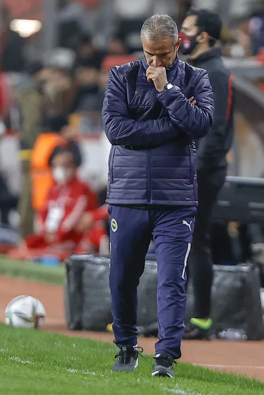 ozel-haber-i-fenerbahcenin-yeni-hocasi-ismail-kartal-taraftari-sevindiremedi-kahreden-istatistik-1642324519519.jpg Özel Haber I Fenerbahçe'nin yeni hocası İsmail Kartal taraftarı sevindiremedi! Kahreden istatistik-4