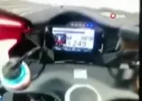 Hız yapan motosiklet sürücüsü kendi ölümünü kaydetti! Kaza anı kamerada
