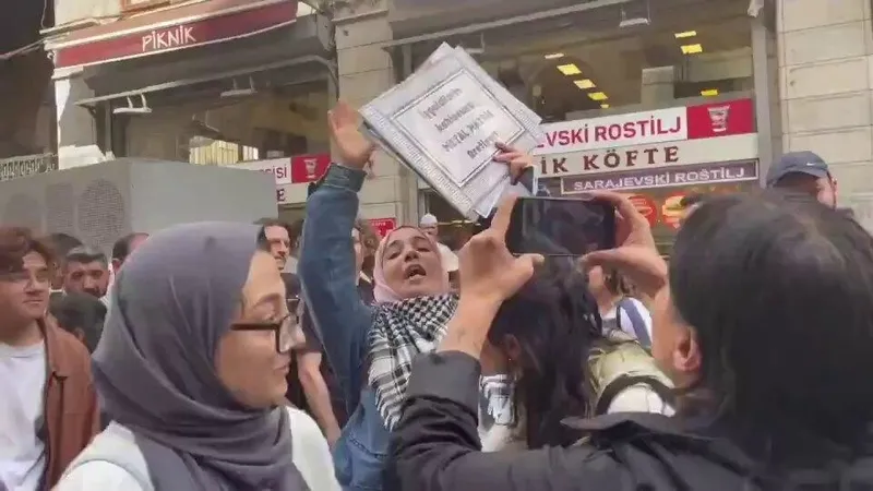 filistin-istismari-ve-siyonist-oltaya-takilan-tatli-su-muhafazakarlari-katil-erdogan-diyenler-israilin-yararin-1712645714922.jpeg Filistin istismarı ve siyonist oltaya takılan tatlı su muhafazakarları! "Katil Erdoğan" diyenler İsrail'in yararına iş görüyor-5