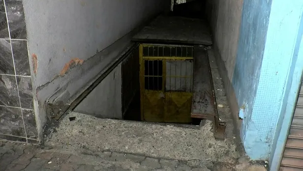 istiklaldeki-kalles-saldirinin-faili-pkkypgli-ahlam-albashir-ottu-talimati-haci-kod-adli-teroristten-kalabalig-1668620199957.jpeg İstiklal'deki kalleş saldırının faili PKK/YPG’li Ahlam Albashir'in gözaltına alındığı adreste 4 adet cep telefonu ele geçirildi-12