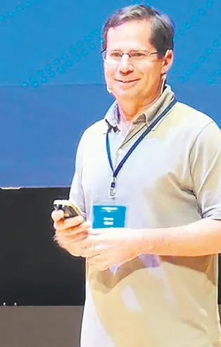 Osman Kibar, tıp dünyasında çığır açtı! Eklem ağrılarına karşı, kıkırdak dokusunun ilacını yaptı