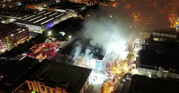 İstanbul Ümraniye’de fabrika yangını! 8 saatlik çalışmanın ardından kontrol altına alındı...