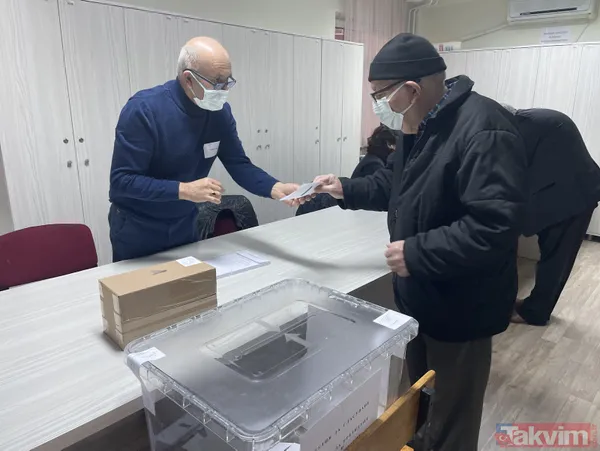 SON DAKİKA: Bulgaristan seçimleri 2021 | Vatandaşlar ikinci tur için sandık başında - 10