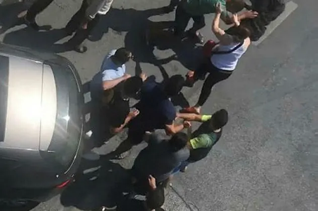 E-5'te ortalık karıştı! Tekme ve yumruklar havada uçuştu, sivil polis silah çekti