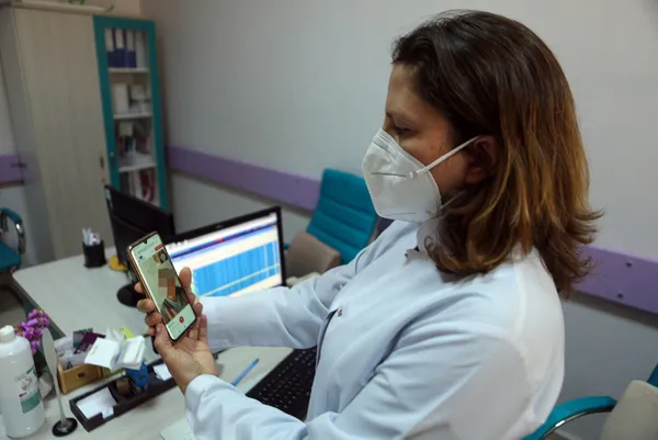 yataga-bagimli-hastalara-yerinde-saglik-raporu-ilk-uygulama-tuncelide-basladi-1645687136388.jpg Yatağa bağımlı hastalara yerinde sağlık raporu! İlk uygulama Tunceli'de başladı-3