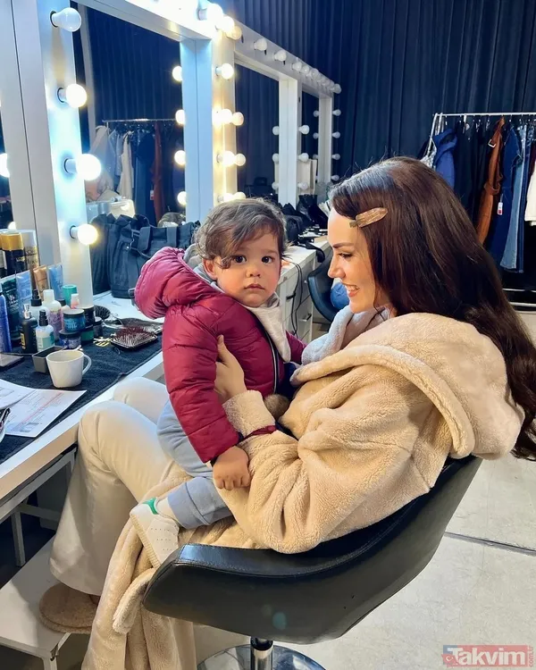 Fahriye Evcen ile Burak Özçivit sarmaş dolaş! 7 yıllık eşler aşka geldi! Sosyal medya yanıp kavruldu! “Bu fotoğrafları çok bekledik” - 25