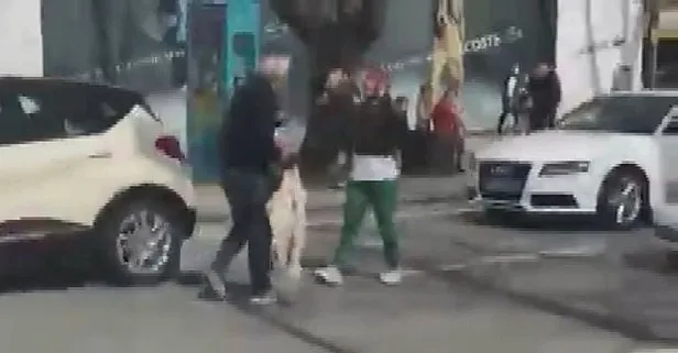 Kıyafetlerini fırlattı caddeyi birbirine kattı! İstanbul’un göbeğinde şaşkına çeviren olay