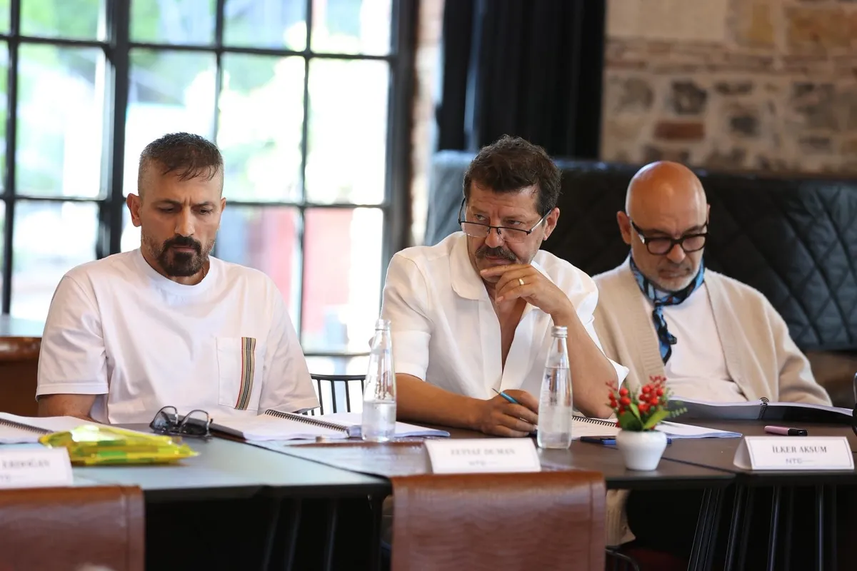 Altı Üstü İstanbul’un çekimleri başladı: Farklı hayatlar ve çarpışan dünyalar ekrana geliyor-6