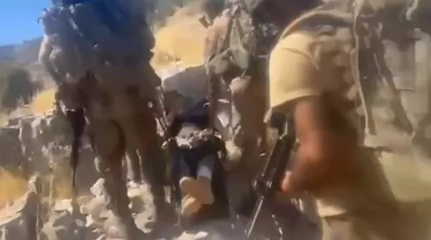 irakin-kuzeyinde-iki-pkkli-etkisiz-yakalanan-kadin-teroristten-itiraflar-hicbir-sey-disaridan-gorundugu-gibi-d-1691220425038.jpeg Irak'ın kuzeyinde iki PKK'lı etkisiz! Milli Savunma Bakanlığı paylaştı: Yakalanan kadın teröristten itiraflar-2