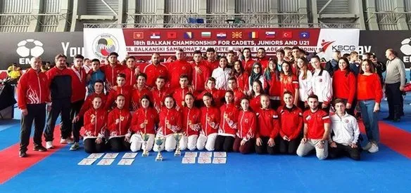 İstanbul'da düzenlenen 18. Balkan Karate Şampiyonası'nda Türkiye 5 altın, 4 gümüş ve 7 bronz olmak üzere toplam 16 madalya kazanarak ilk sırada yer aldı.
