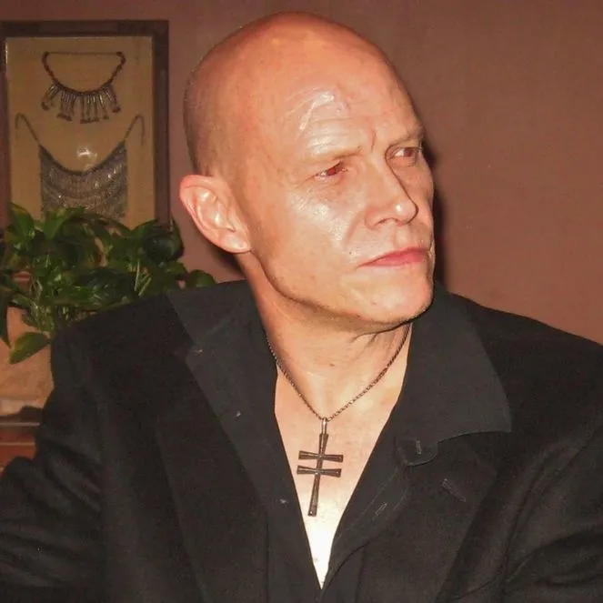 Oyuncu olmak uğruna kolunu kesti, "Savaş gazisiyim" dedi - 1