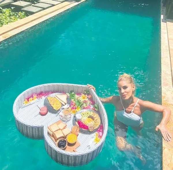 formda-haliyle-dikkat-ceken-ebru-yasarin-sirri-ortaya-cikti-1635026205799.jpeg Formda haliyle dikkat çeken Ebru Yaşar'ın sırrı ortaya çıktı!-3