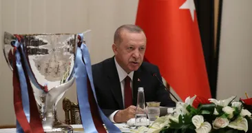 Külliyeye sürpriz ziyaret! Başkan Erdoğan Trabzonsporu ağırladı