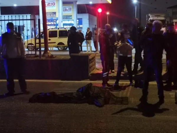 Aydın'dan korkunç son! Yolun karşısına geçerken TIR çarpan kadın hayatını kaybetti-4