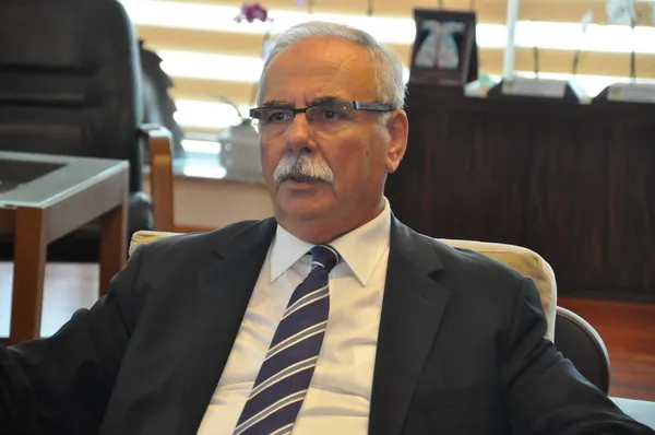 chpli-canakkale-belediyesinde-vurgun-intihar-eden-personel-gizlice-defnedildi-1679406371288.jpg CHP'li Çanakkale Belediyesi'nde vurgun: İntihar eden personel gizlice defnedildi-4