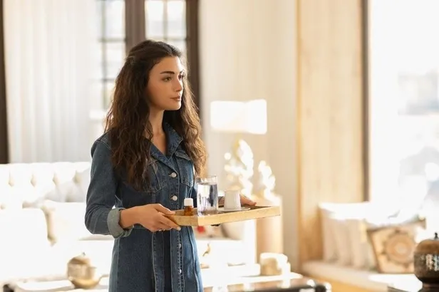 atv-safir-9-bolum-canli-izle-30-ekim-2023-atv-canli-yayin-ekrani-ile-safir-9-bolum-tek-parca-full-hd-4k-canli-1698684803480.jpg 30 Ekim 2023 ATV ile SAFİR 9. BÖLÜM tek parça, full HD, 4K izle - ATV Safir 9. bölüm izle!-4